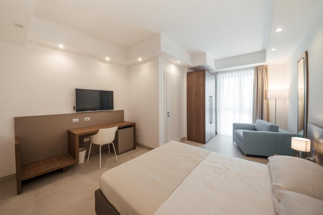 Grieco Business & Spa Hotel تشيرينيولا المظهر الخارجي الصورة