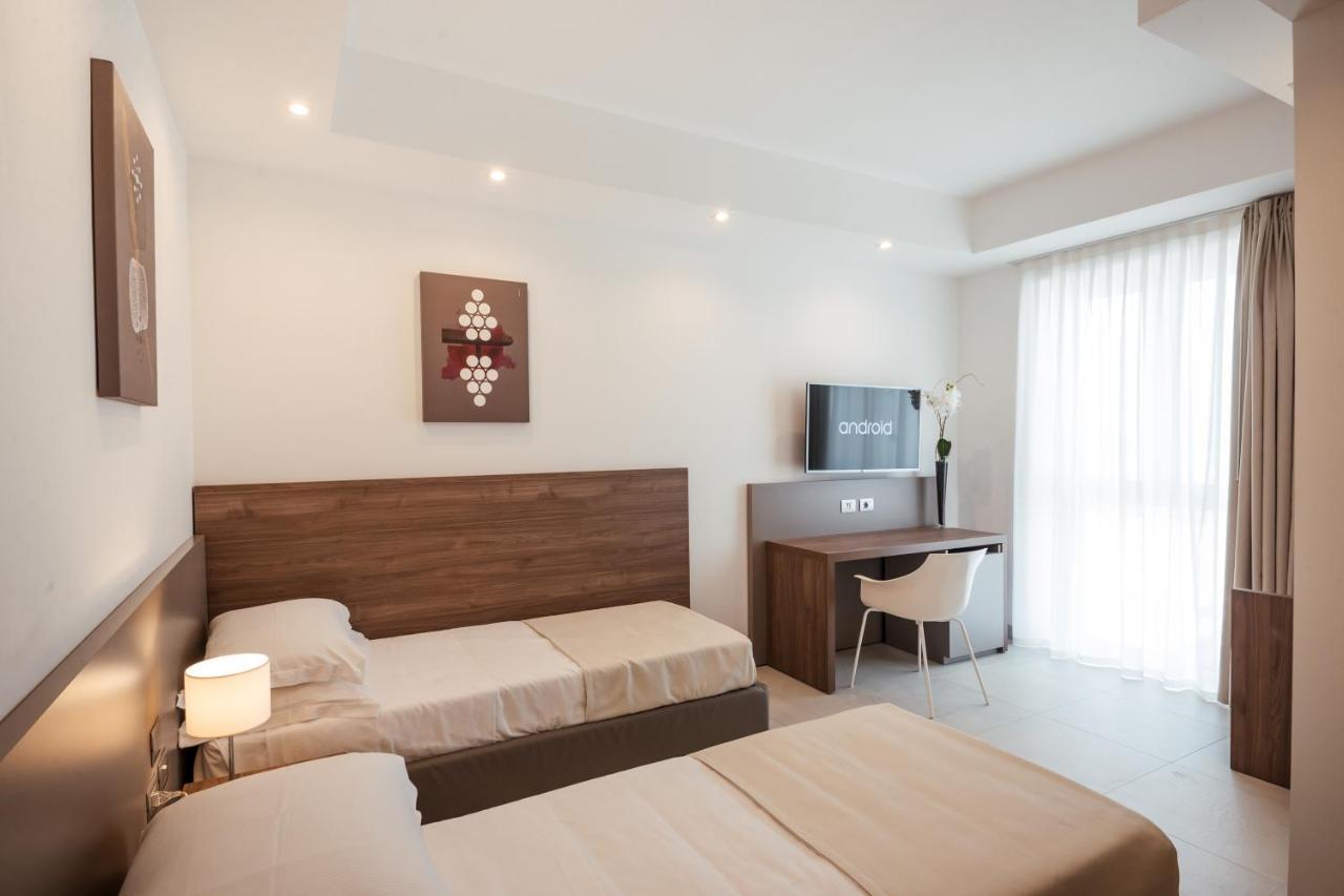 Grieco Business & Spa Hotel تشيرينيولا المظهر الخارجي الصورة