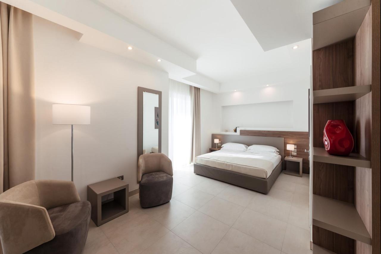Grieco Business & Spa Hotel تشيرينيولا المظهر الخارجي الصورة