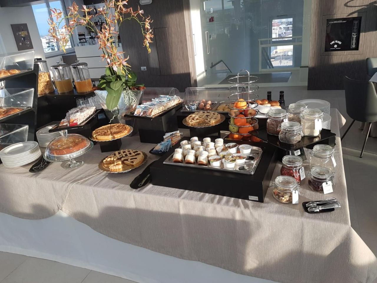Grieco Business & Spa Hotel تشيرينيولا المظهر الخارجي الصورة